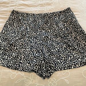LOFT WOMEN’S LEOPARD PRINT WIDE LEG SHORTS- SIZE 10